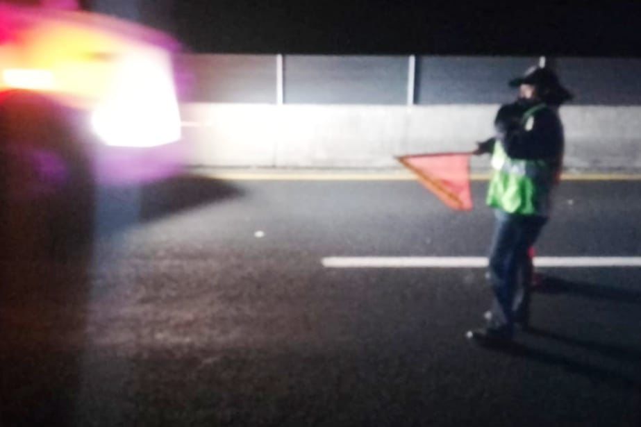 Policía de Huamantla brinda abanderamiento en percance vial sobre la  carretera México-Veracruz